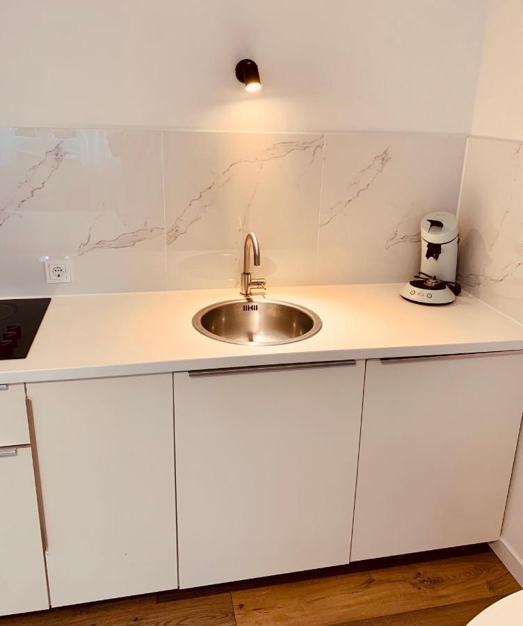 Gaestehaus Zur Uni Klinik Exklusives Apartment Mit Kueche Und Badezimmer Homburg  Eksteriør bilde