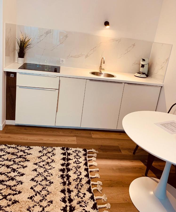 Gaestehaus Zur Uni Klinik Exklusives Apartment Mit Kueche Und Badezimmer Homburg  Eksteriør bilde