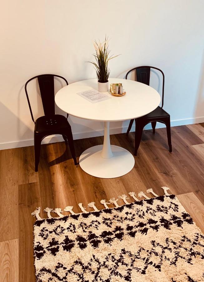 Gaestehaus Zur Uni Klinik Exklusives Apartment Mit Kueche Und Badezimmer Homburg  Eksteriør bilde