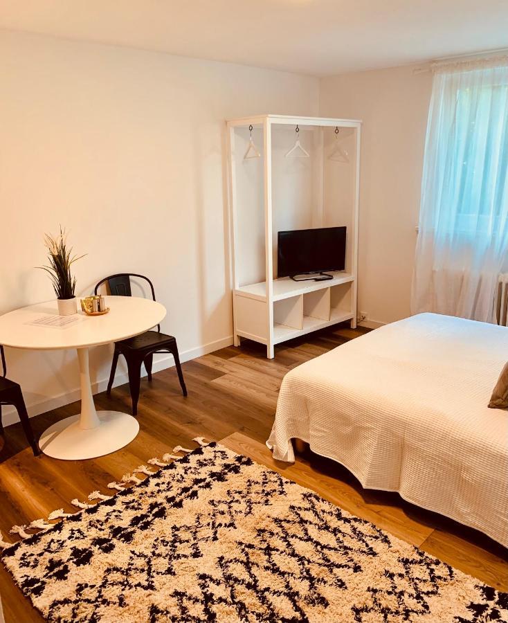Gaestehaus Zur Uni Klinik Exklusives Apartment Mit Kueche Und Badezimmer Homburg  Eksteriør bilde