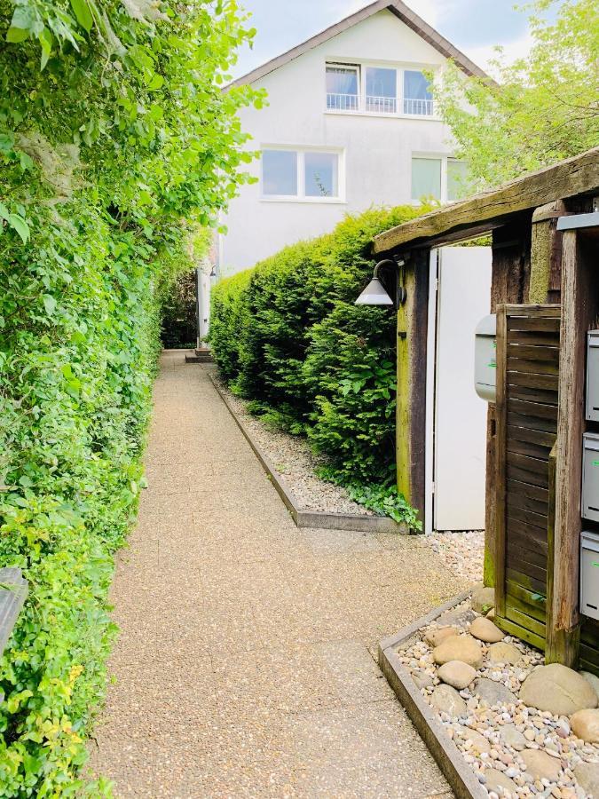 Gaestehaus Zur Uni Klinik Exklusives Apartment Mit Kueche Und Badezimmer Homburg  Eksteriør bilde