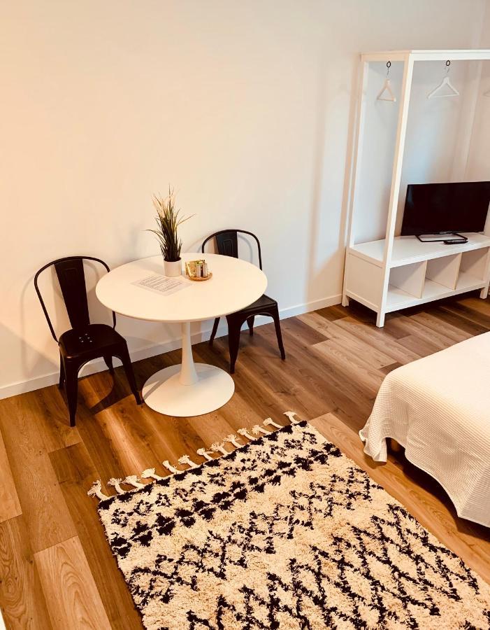 Gaestehaus Zur Uni Klinik Exklusives Apartment Mit Kueche Und Badezimmer Homburg  Eksteriør bilde